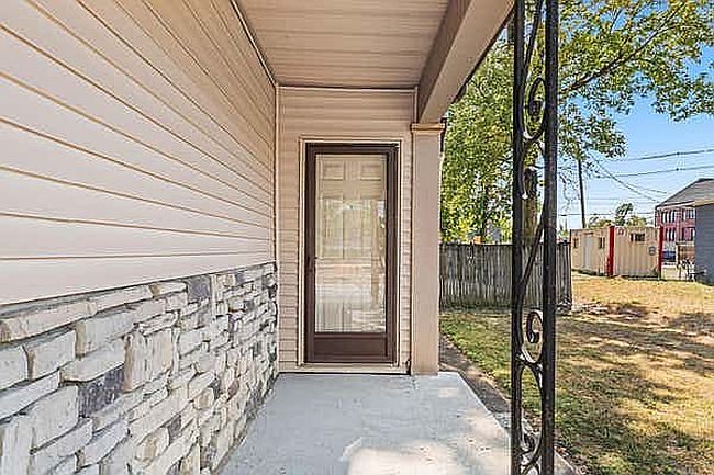 Photo of 2219 W Broad St, Columbus, OH
