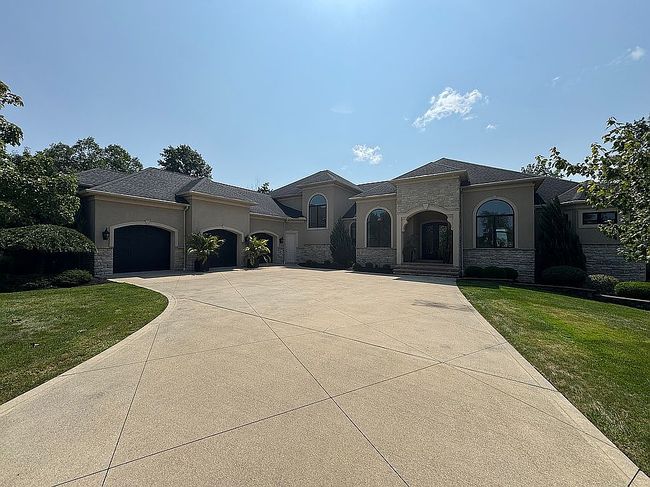 Photo of 6752 Rivercrest Dr, Brecksville, OH