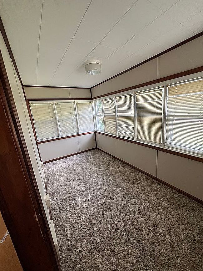 Photo of 6094 Grove Ave, Grand Blanc, MI