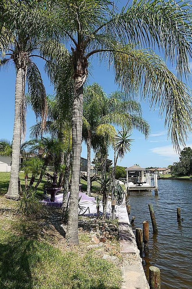 Photo of 8 Felicia Ct, Palm Coast, FL