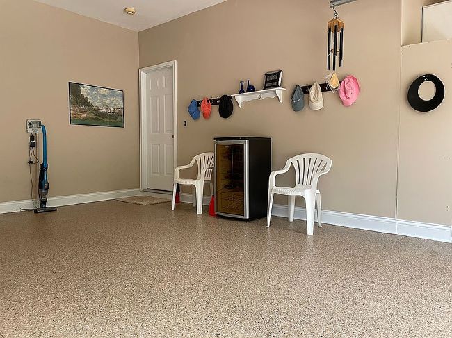 Image of 232 Sandringham Ct