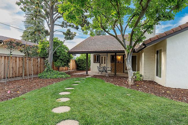 Image of 2465 W Escalon Ave
