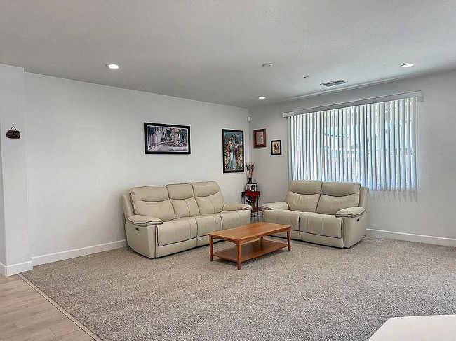 Additional photo 1 of property located at 1405 W Tyler Ct