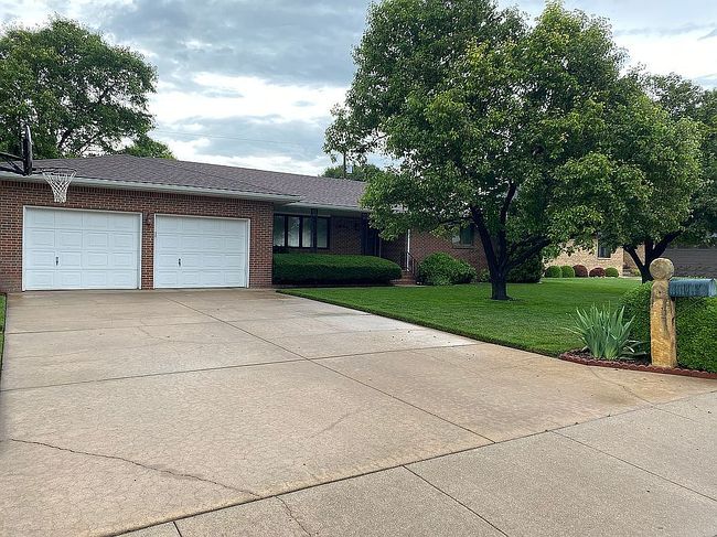 Photo of 5950 Broadway Ave, Great Bend, KS