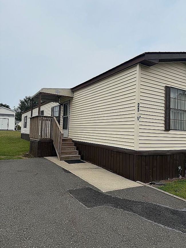 Photo of 21 Geneva Rd, Lakehurst, NJ
