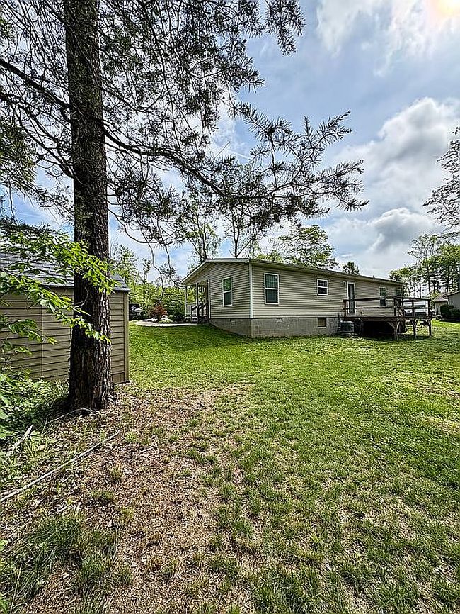 Photo of 182 Forest Dr, Parkersburg, WV