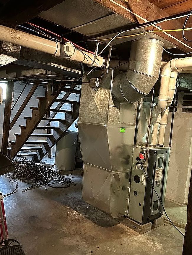 Image of 628 E Locust St