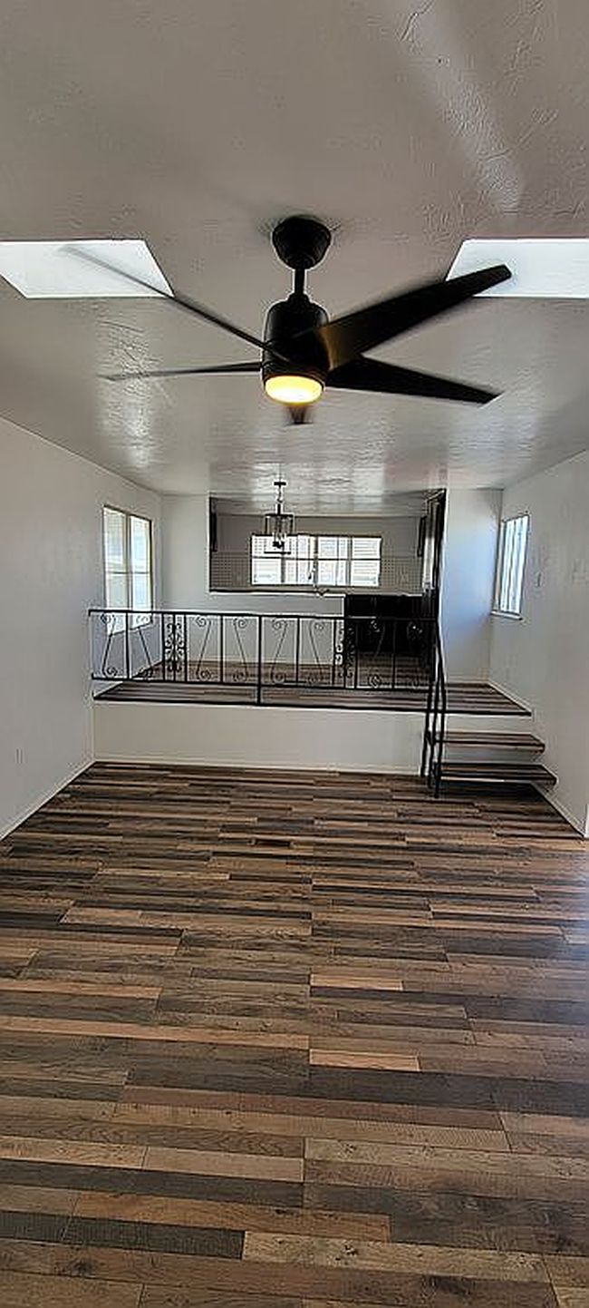 Preview of property located at 2305 W Ruthrauff Rd