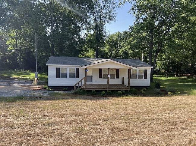 Photo of 121 Rualmaine Rd, Thomaston, GA