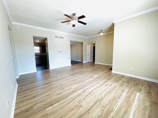 Additional photo 3 of property located at 4310 Zoe Ln