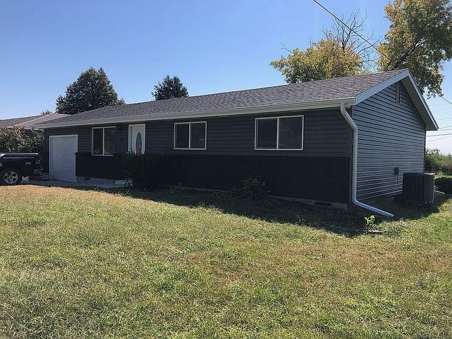 Photo of 927 16th St, Gothenburg, NE
