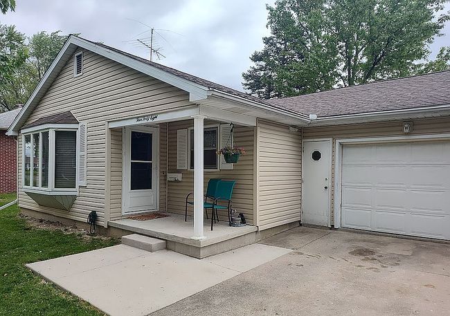 Image of 448 Dwight Ave