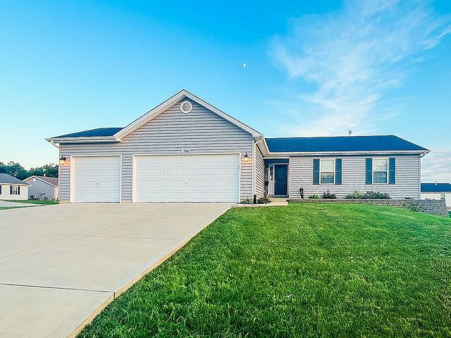 Photo of 700 Talon Dr, Wright City, MO