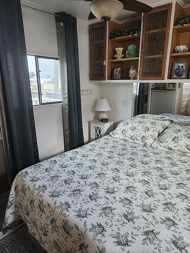 Image of 200 S Dolliver St Space 332