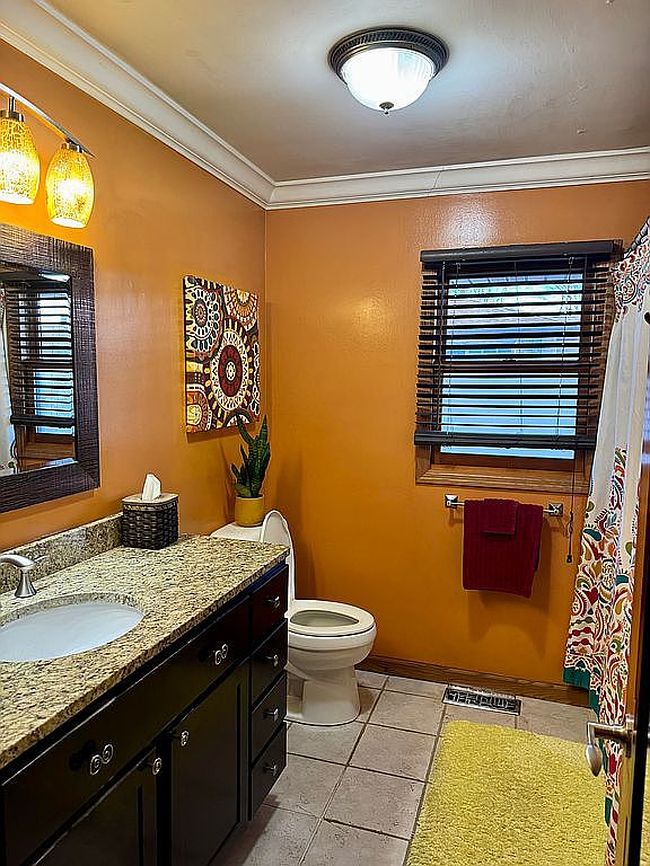 Image of 2114 Meadow Lawn Ln
