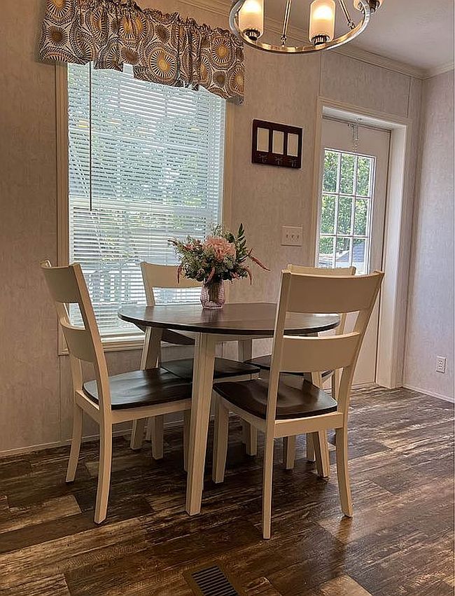 Photo of 658 Sound Ave #G6, Calverton, NY