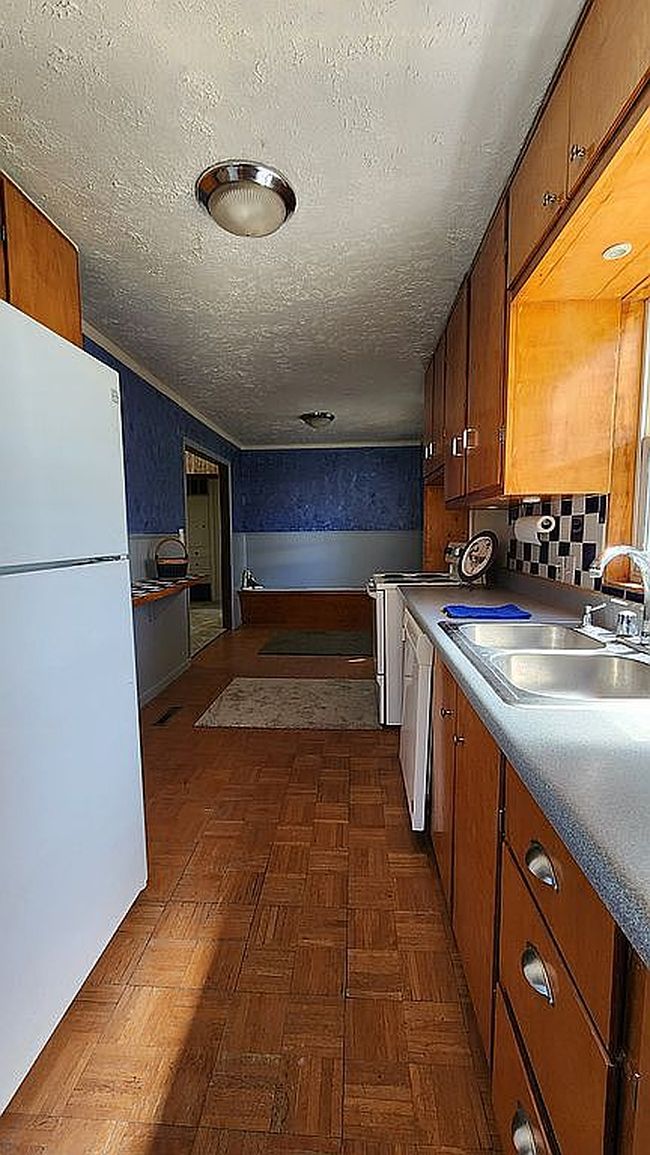 Image of 441 Stearns Ave