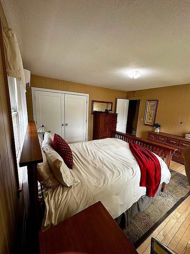 Additional photo 2 of property located at 404 2nd Ave Ne