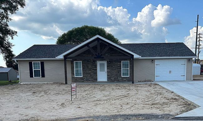 Photo of 105 Estes Dr, Scott City, MO