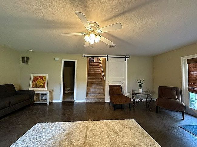 Photo of 307 Autumnwood Dr, Russellville, AR