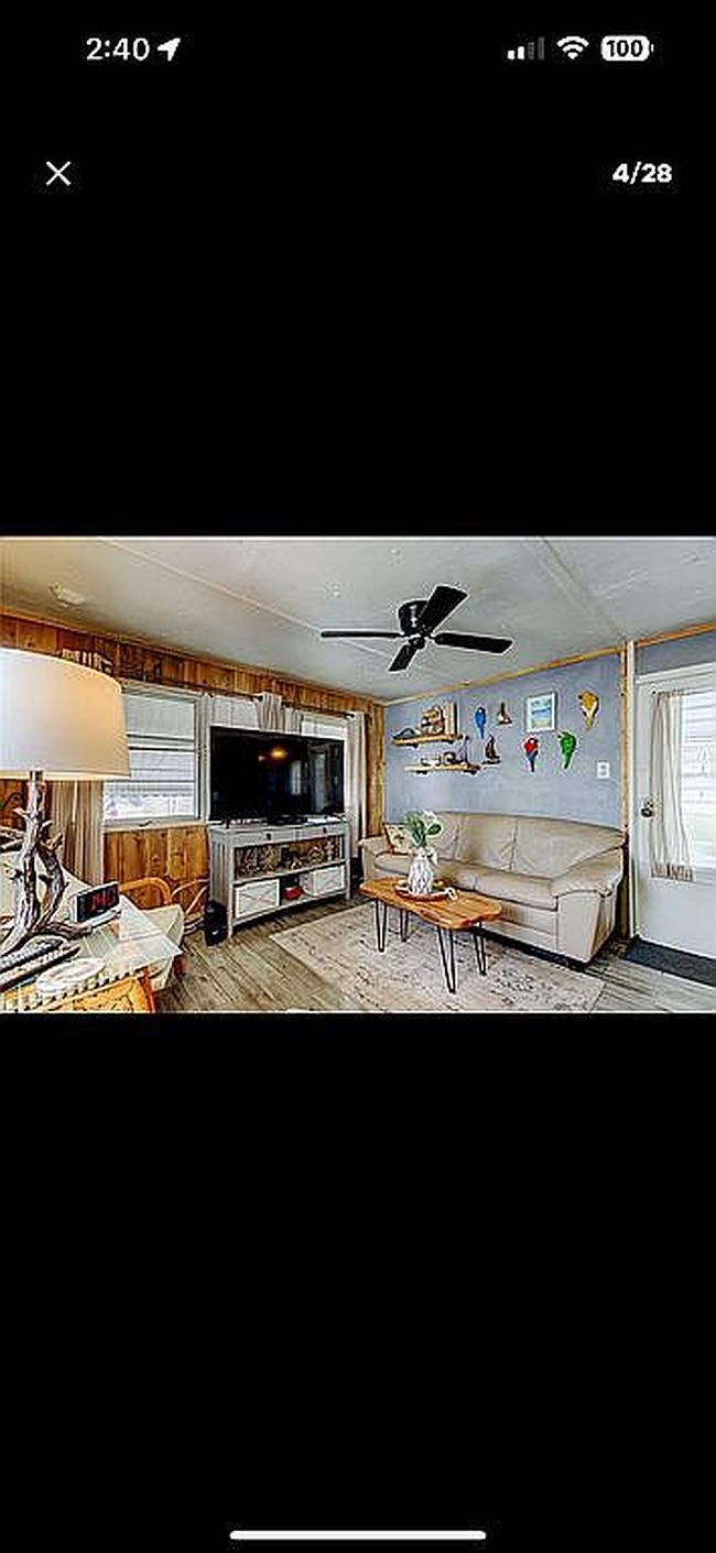 Photo of 4752 66th Ln N, Saint Petersburg, FL