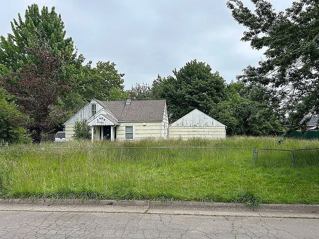 Photo of 2005 Jefferson St Se, Albany, OR