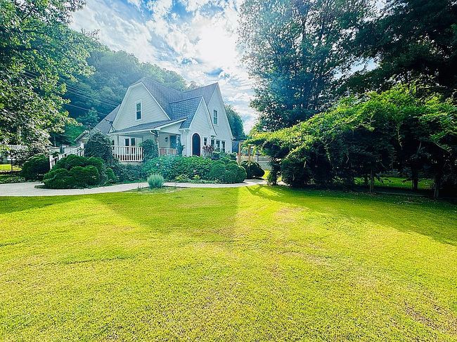 Photo of 102 Wharncliffe Ave