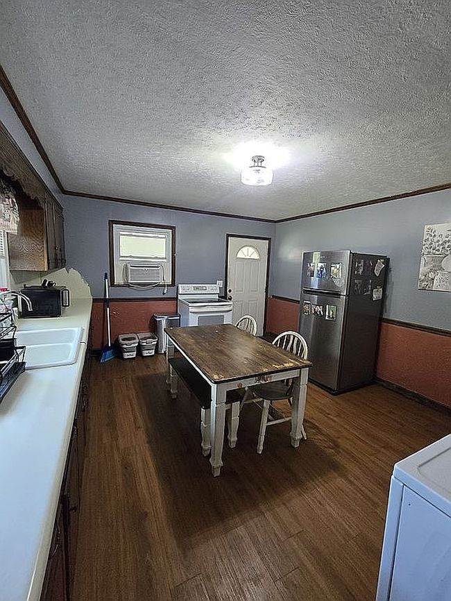 Image of 2144 Mack Rd