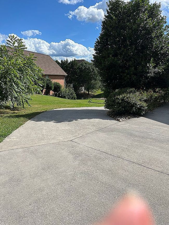 Image of 606 Riverbrook Dr