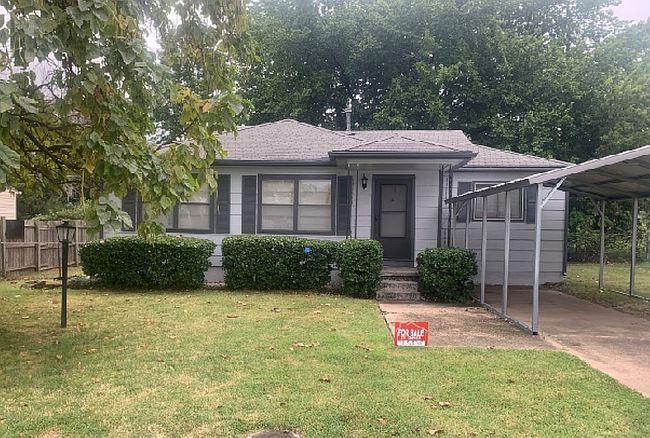 Image of 3210 E Young St