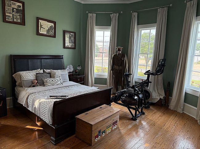 Image of 232 E Mark St