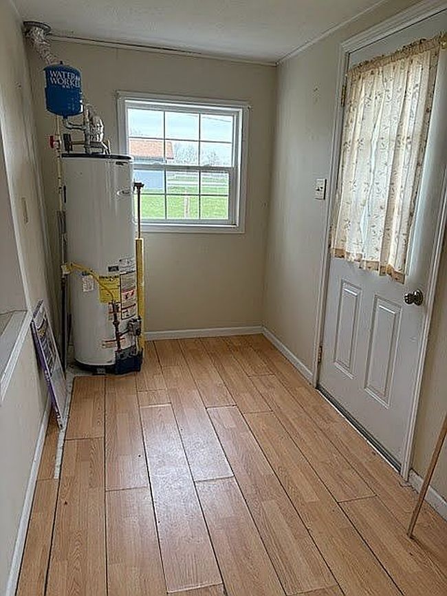 Image of 433 E Main St