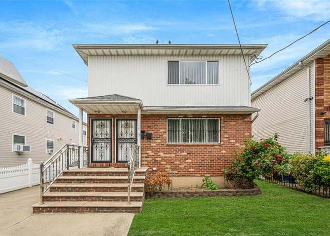 Preview of property located at 209 Onderdonk Ave