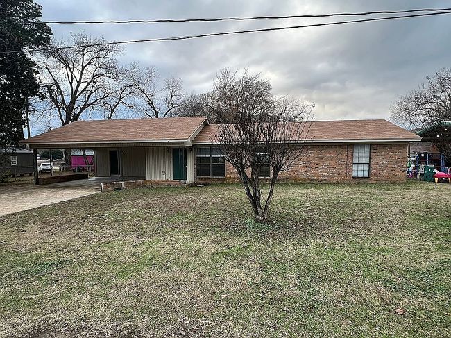 601 Bowie St, Maud, TX
