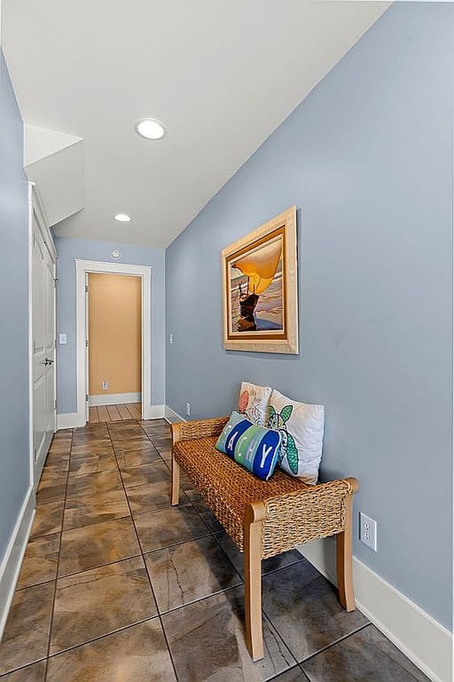 Additional photo 2 of property located at 5032 Old Appleton Way #2