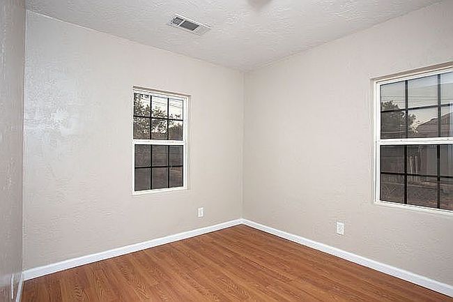 Additional photo 3 of property located at 1414 N Highland St