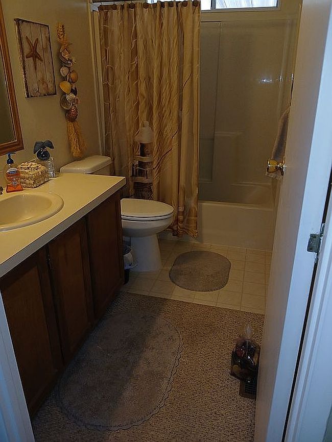 Photo of 216 Whispering Willow Dr, Grants Pass, OR