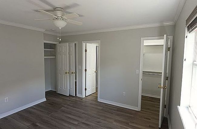 Additional photo 3 of property located at 208 Greentree Dr