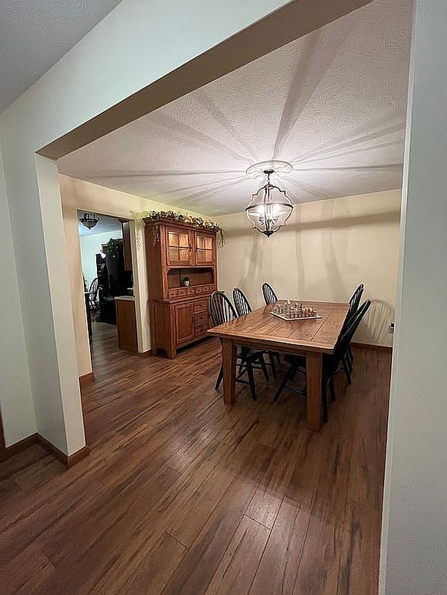 Photo of 3 Valley Brook Ct, Bloomington, IL