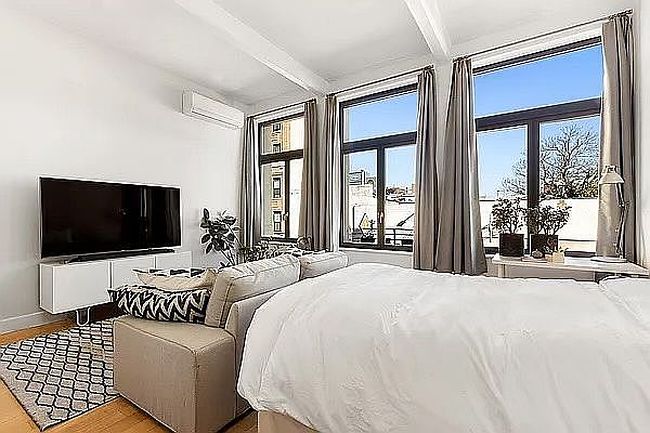 Image of 242 S 1st St Apt 2B