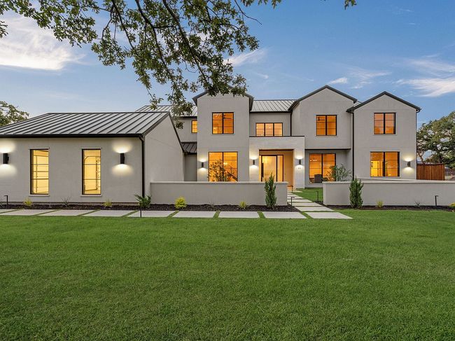 Additional photo 3 of property located at 310 Shady Oaks Dr