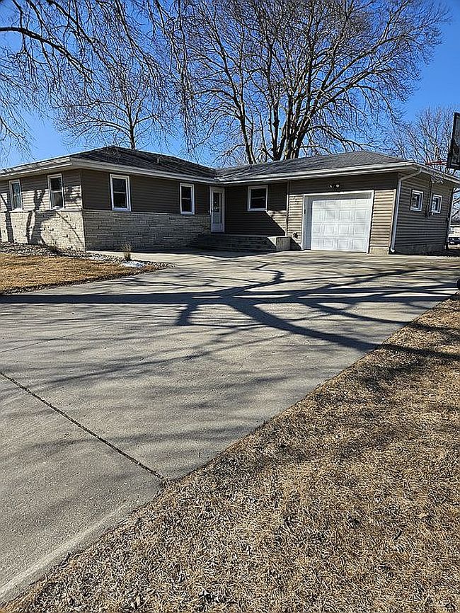 Preview of property located at 201 1st St