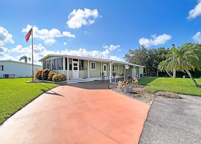 Photo of 28 Hanna Ct, Fort Myers, FL