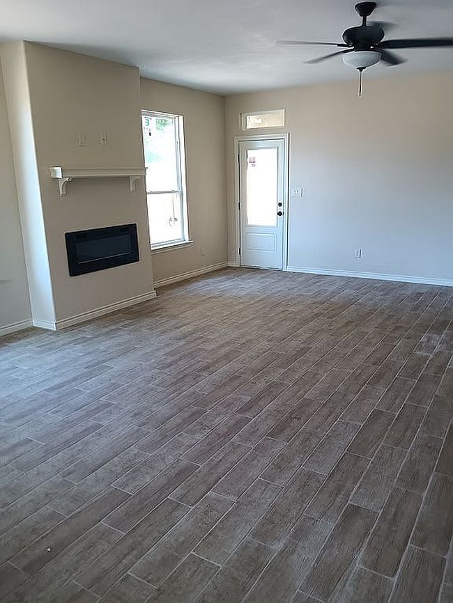 Photo of 319 Clubview E, Seguin, TX