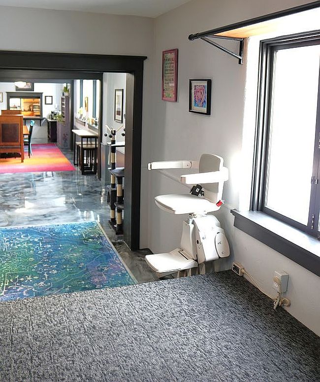 Image of 300 E 2nd St