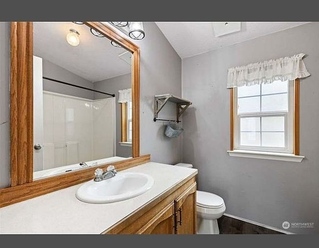 Photo of 17329 Slow Ln, Mount Vernon, WA