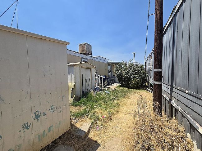 Photo of 1717 E Avenue I Space 31, Lancaster, CA