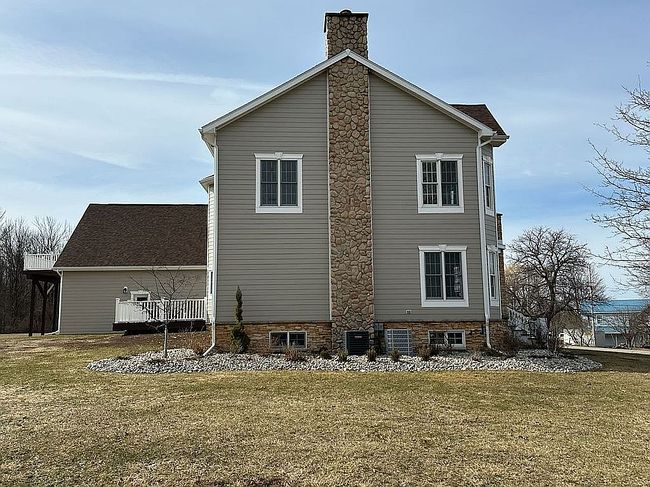 Image of 159 River Dr