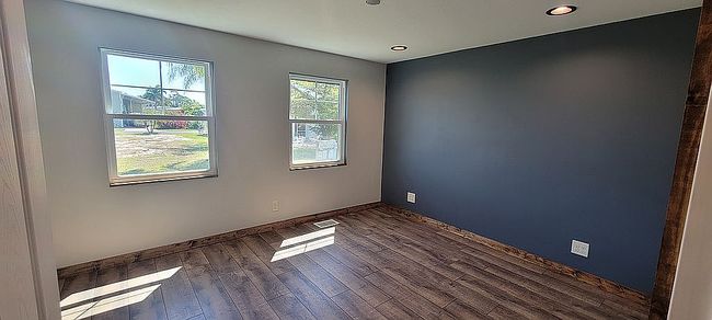 Image of 161 W Hampton Dr