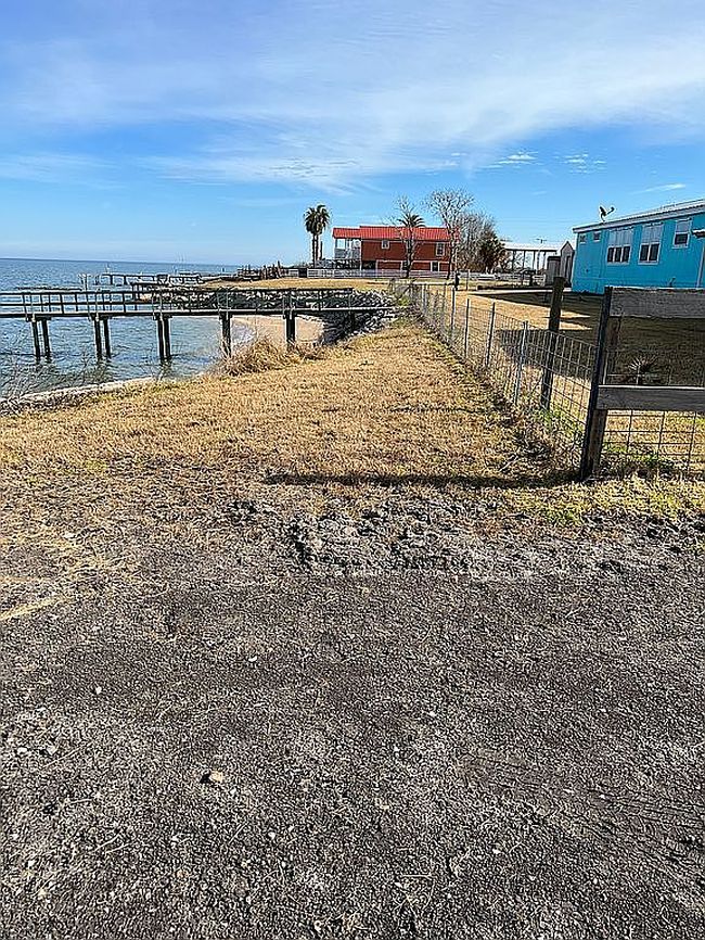Image of 365 Edgewater Ave